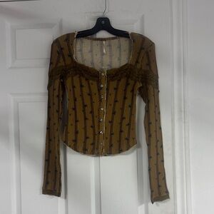 Green Long Sleeve Button-Up Top